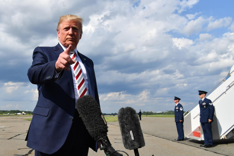 El presidente de Estados Unidos, Donald Trump, hablará de los tiroteos este lunes. / AFP