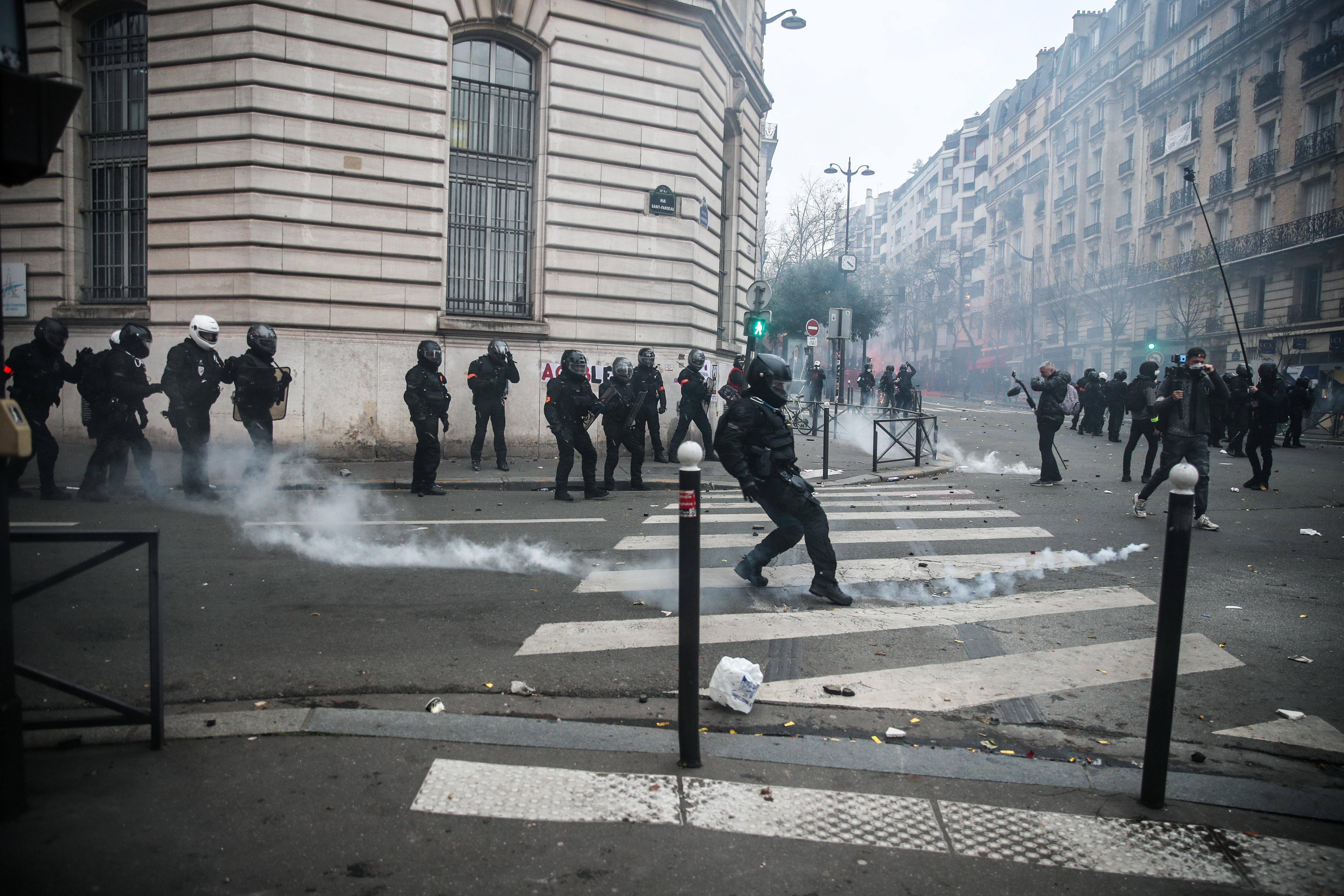 Francia: Más de 70 personas detenidas en las protestas contra la ley de seguridad
