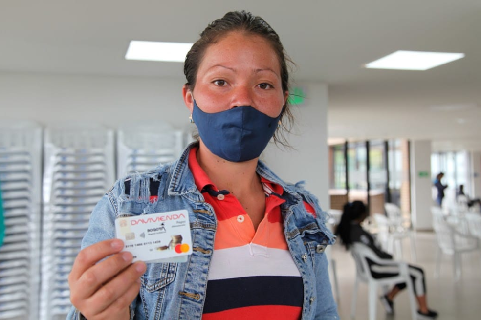 Familias de Altos de la Estancia recibieron tarjetas canjeables por alimentos