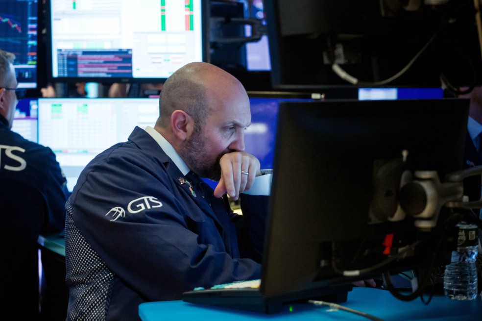 Wall Street navega, entre la euforia y el pesimismo, la incertidumbre económica