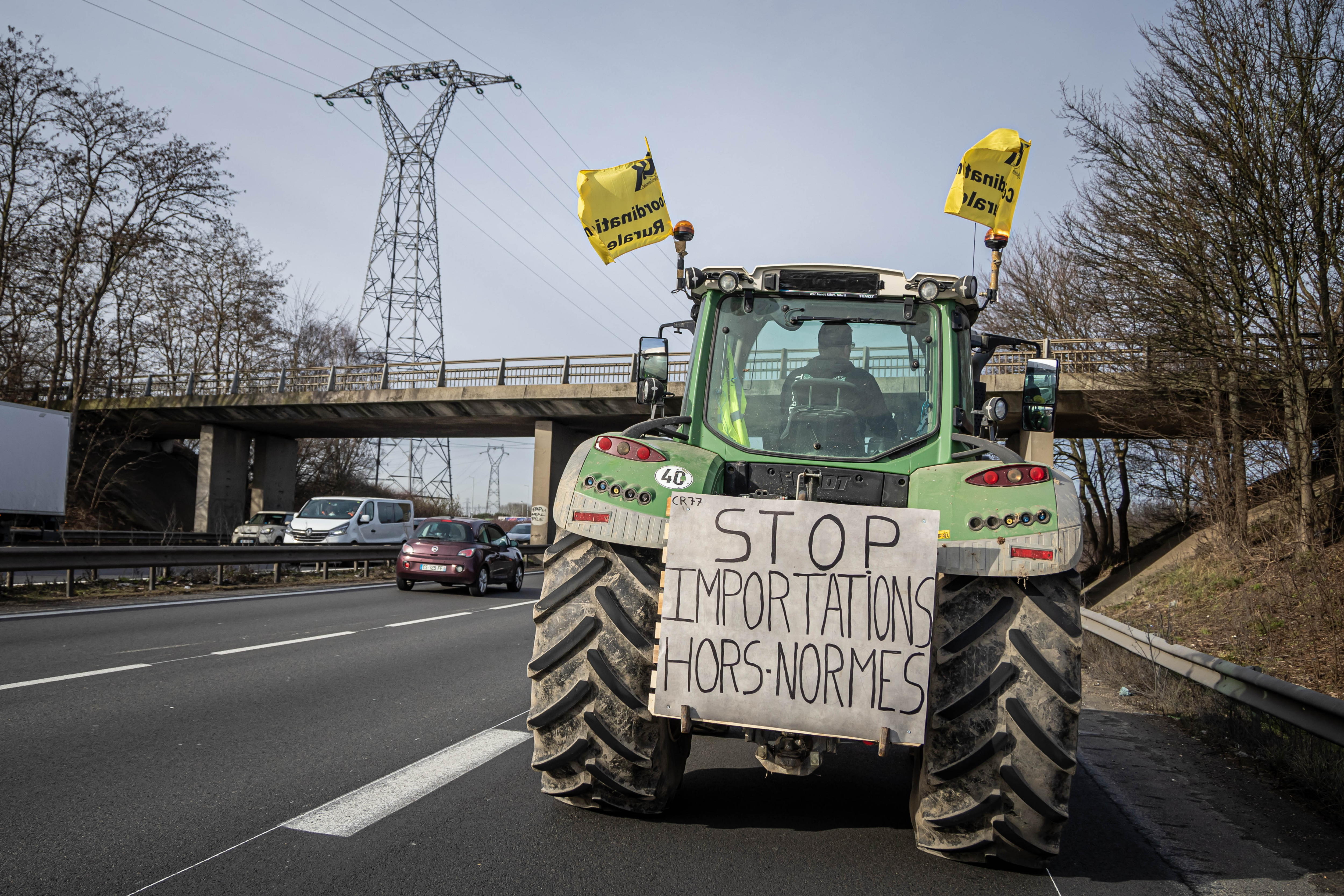 Video: agricultores franceses llenan de estiércol edificios municipales, ¿qué sigue?