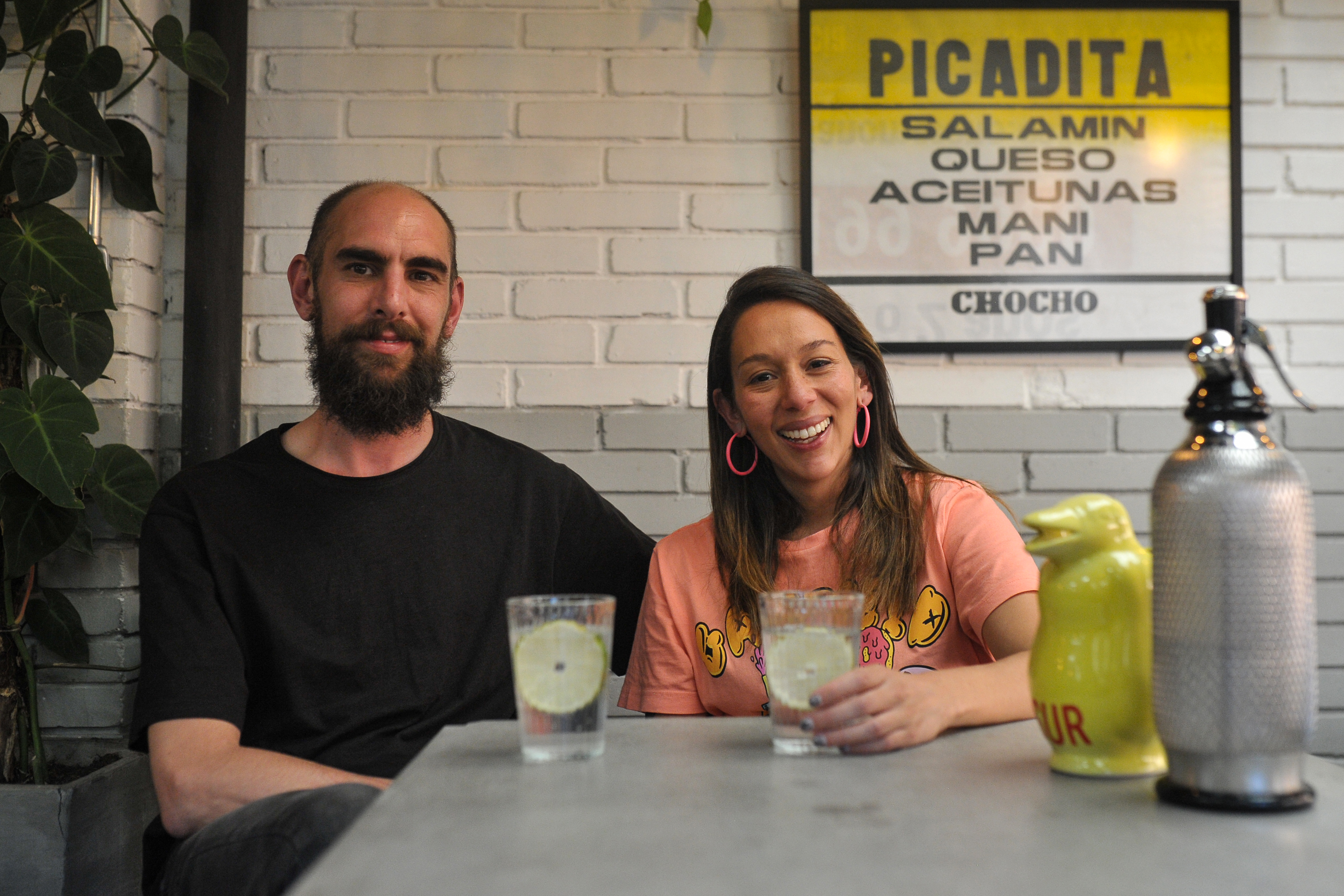Junto a Juliana Terán, emprendedores detrás de Sur Vermutería