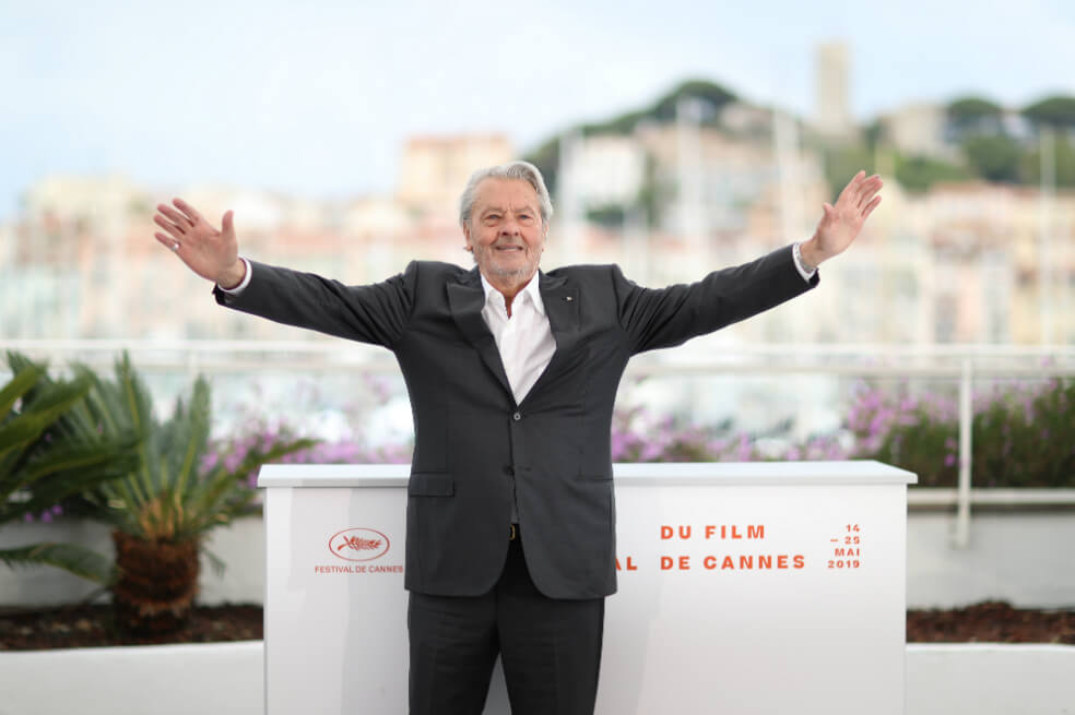 Alain Delon: homenajeado en Cannes y cuestionado por asociaciones feministas