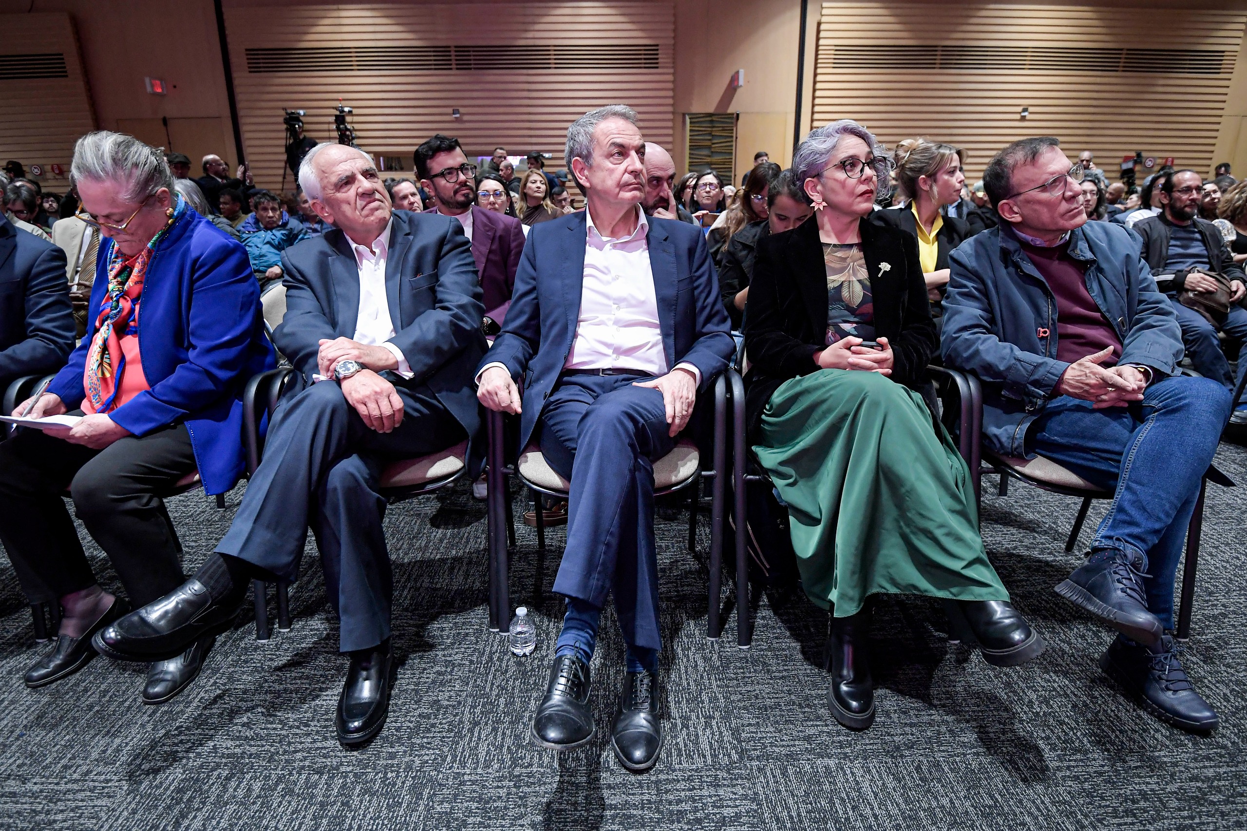 Este martes 2 de diciembre se dio el primer encuentro público de Frente Amplio (en la foto: Clara López, Ernesto Samper, expresidente del Gobierno español: Jose Luis Rodríguez, María José Pizarro y Roy Barreras)