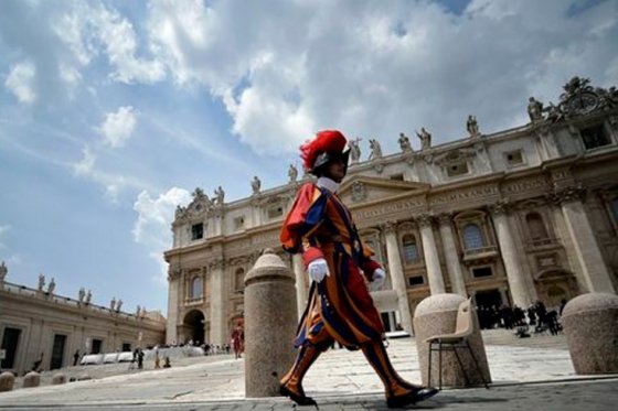 Las finanzas del Vaticano, blanco del nuevo escándalo de Vatileaks