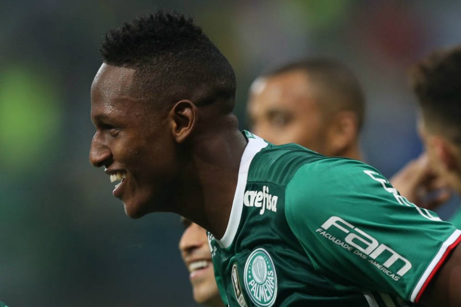 Yerry Mina, gol y lesión en partido del Palmeiras