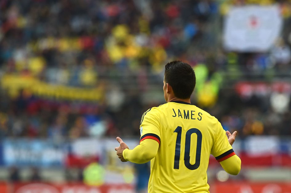«Messi está en otro mundo, sería injusto que me comparen con él»: James