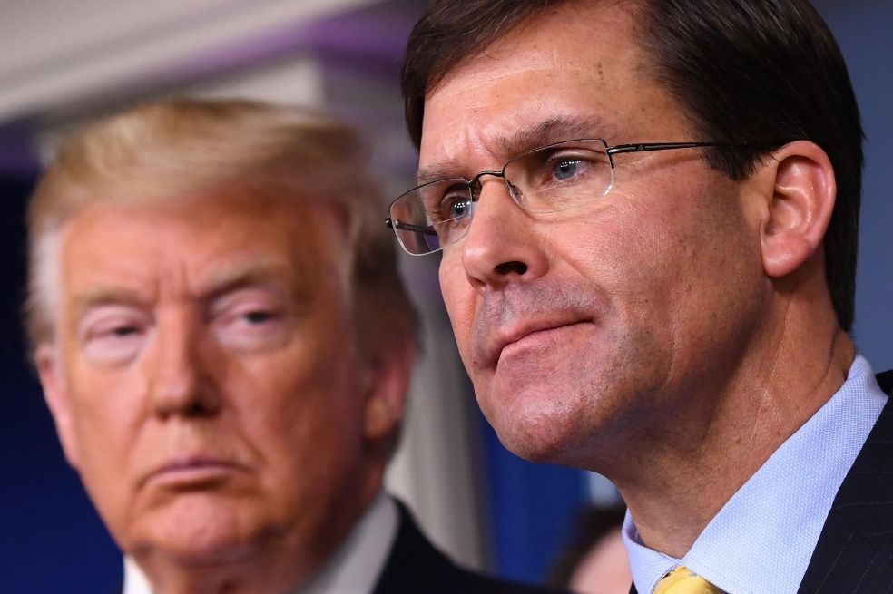 Furioso por los resultados, Donald Trump comenzó su purga