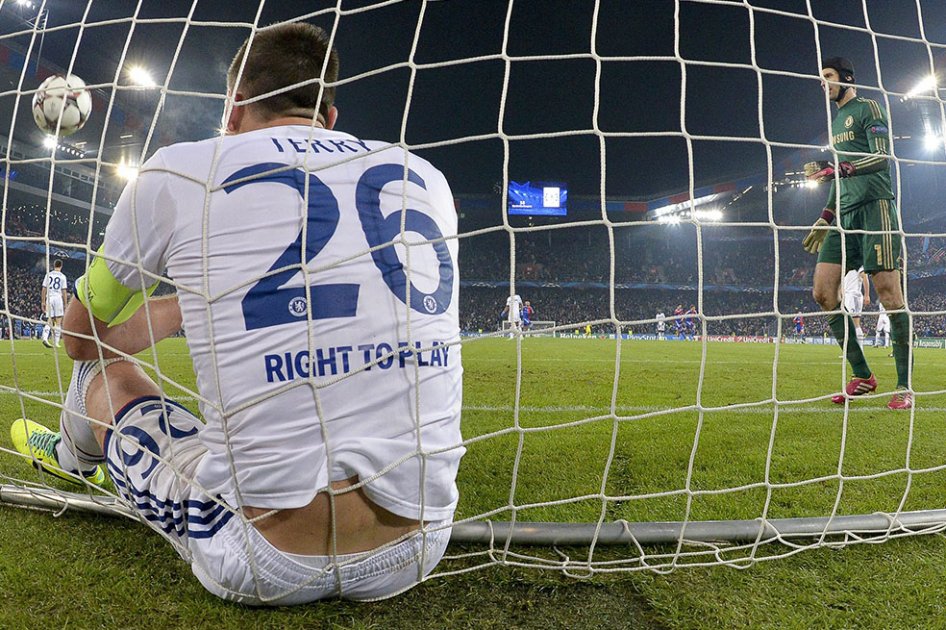 Chelsea perdió pero clasificó a octavos en la Champions