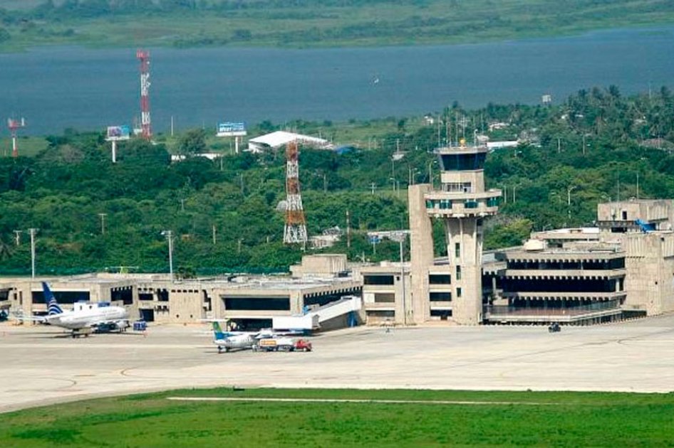 Gobierno firma contrato para modernización del aeropuerto de Barranquilla