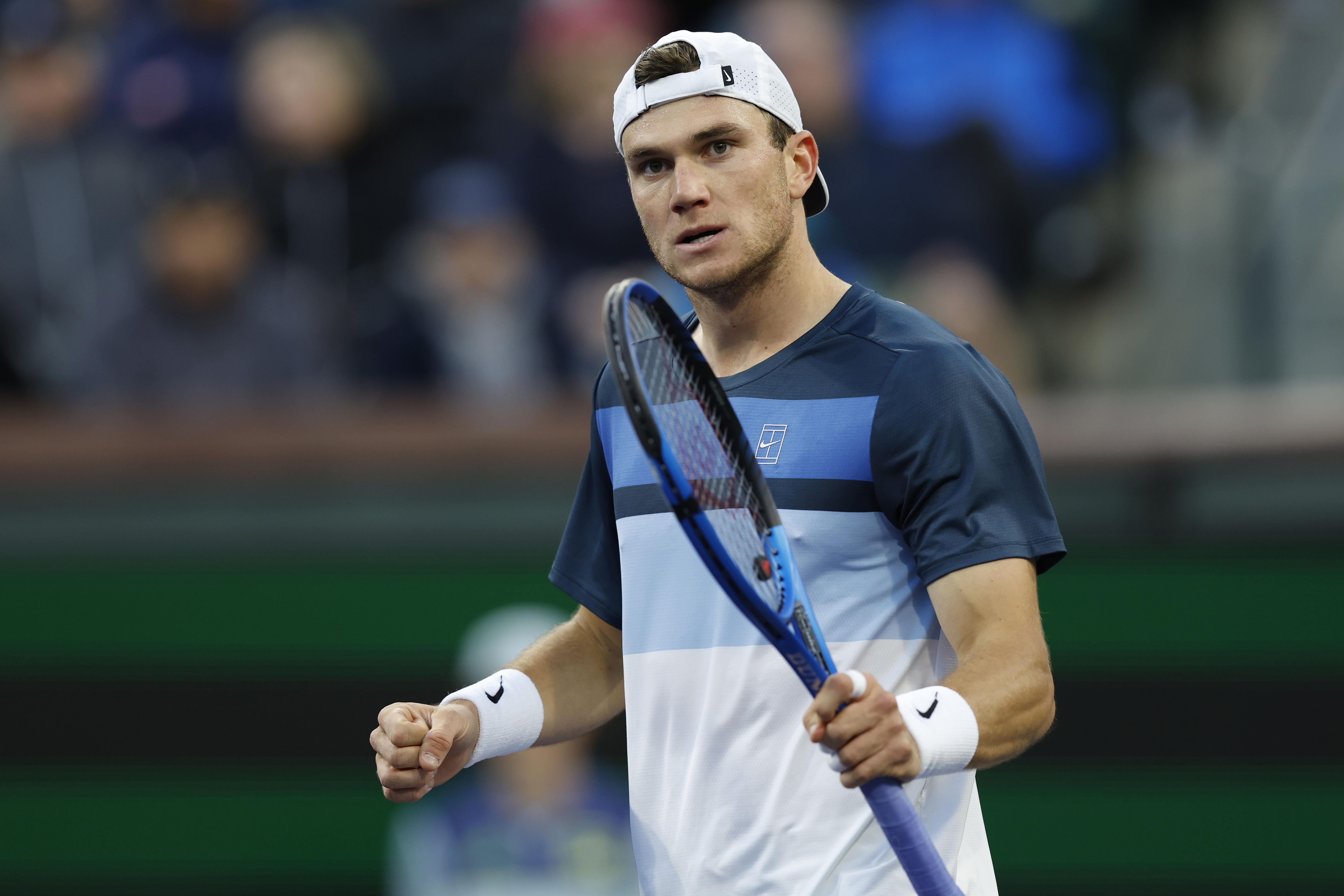 INDIAN WELLS (United States), 14/03/2025.- Jack Draper of Great Britain greats after winning a point against Ben Shelton of the USA during the men's quarterfinals of the BNP Paribas Open tennis tournament in Indian Wells, California, USA, 13 March 2025. (Tenis, Gran Bretaña, Reino Unido) EFE/EPA/JOHN G. MABANGLO