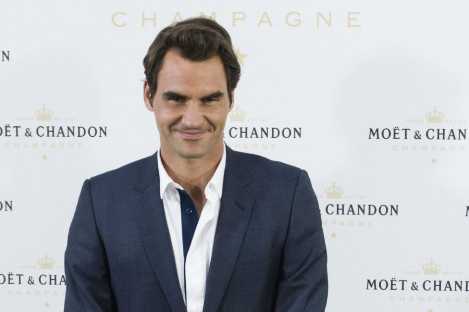 Roger Federer posa durante el photocall del acto social Moët Tiny Tennis. Foto: EFE