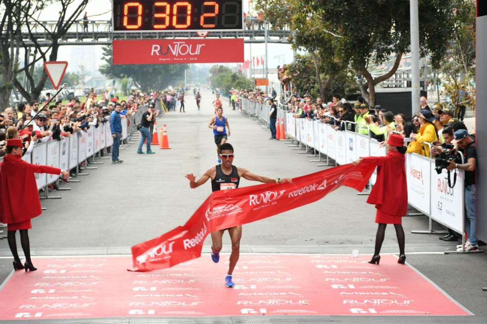 Mauricio González se quedó con el título en varones en el Run Tour Avianca.
