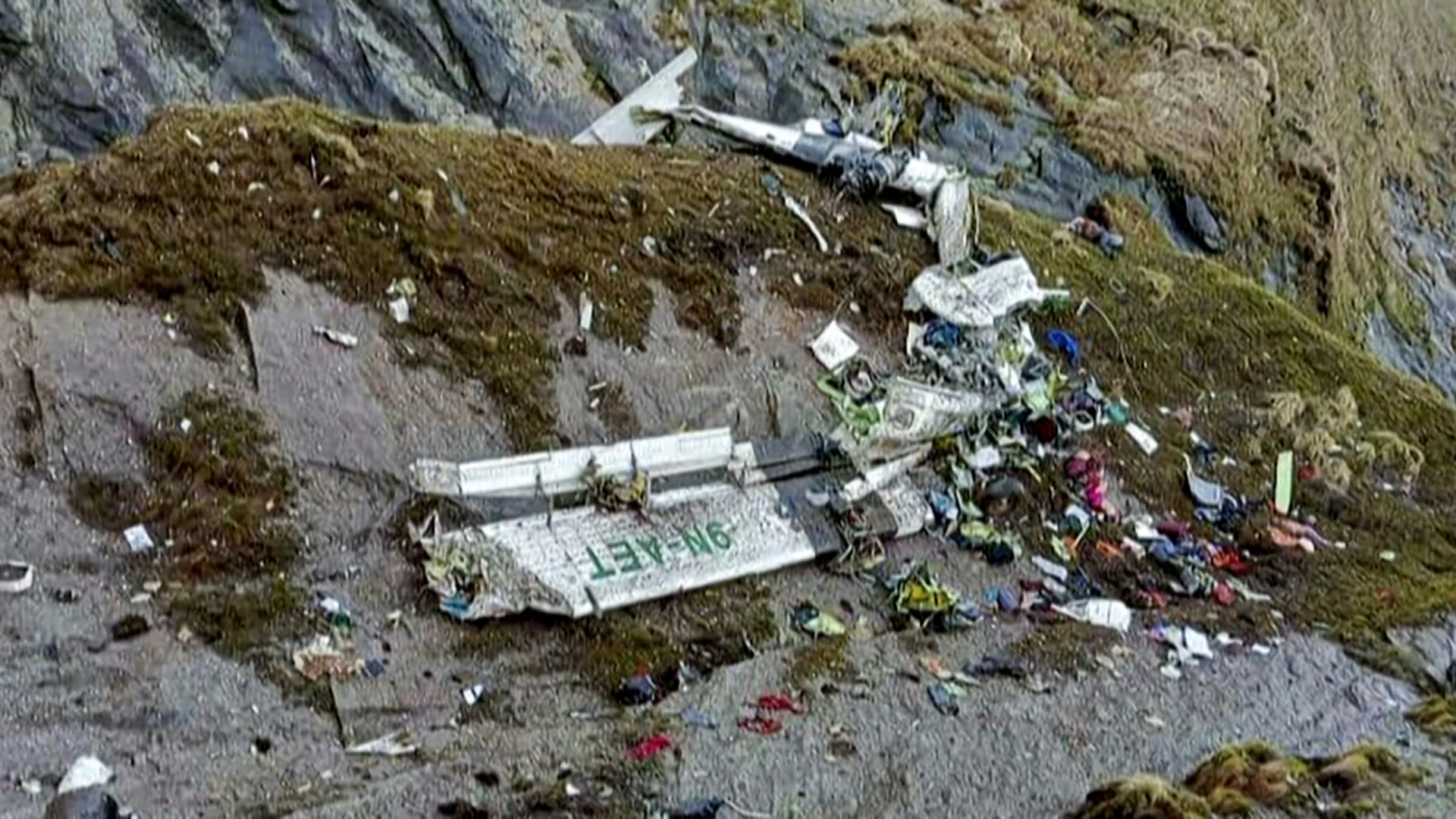 El avión que se estrelló en Nepal con 22 personas a bordo fue encontrado