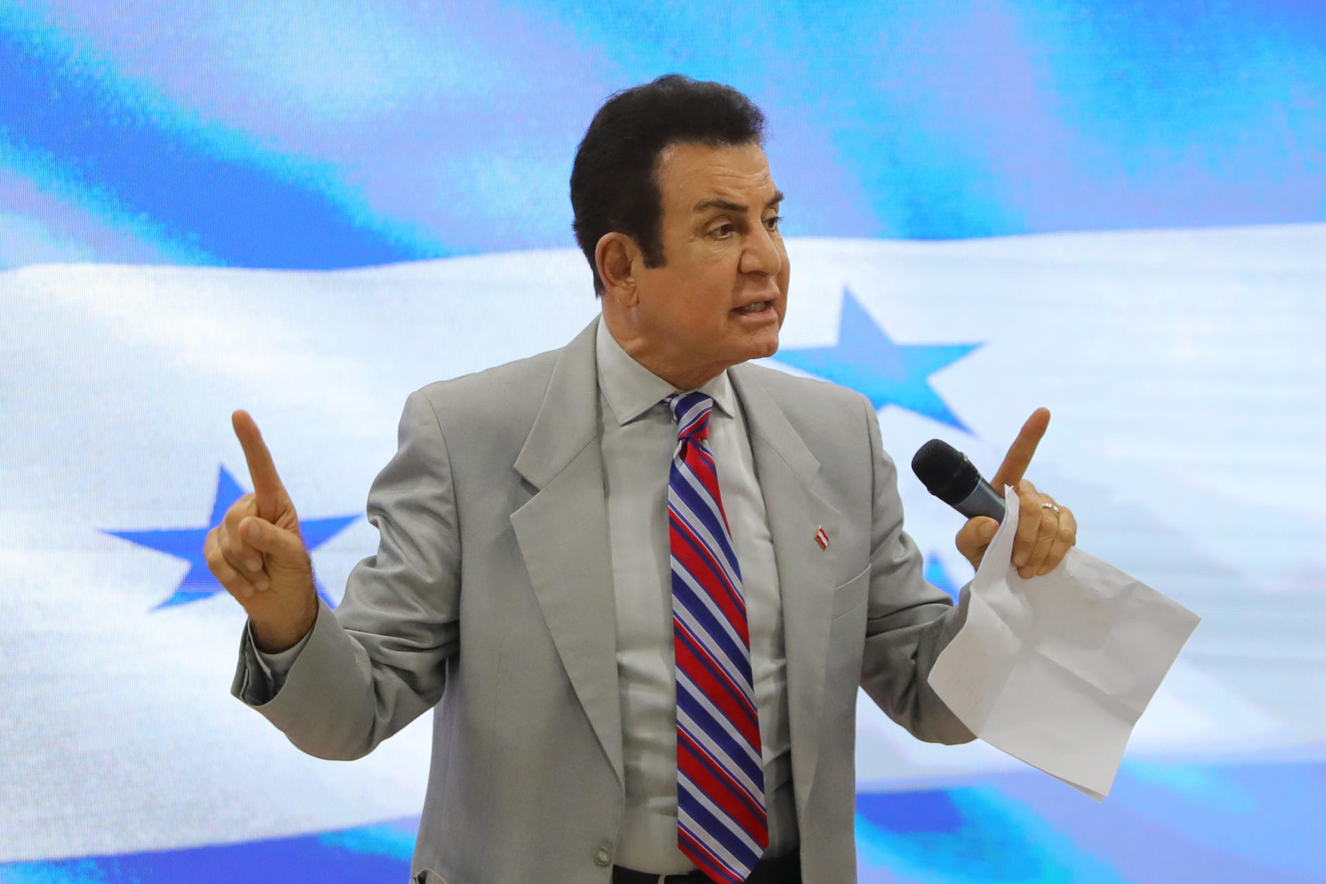 ¿Qué ocurre con las elecciones en Honduras?﻿ 18 horas sin progreso en el conteo de votos