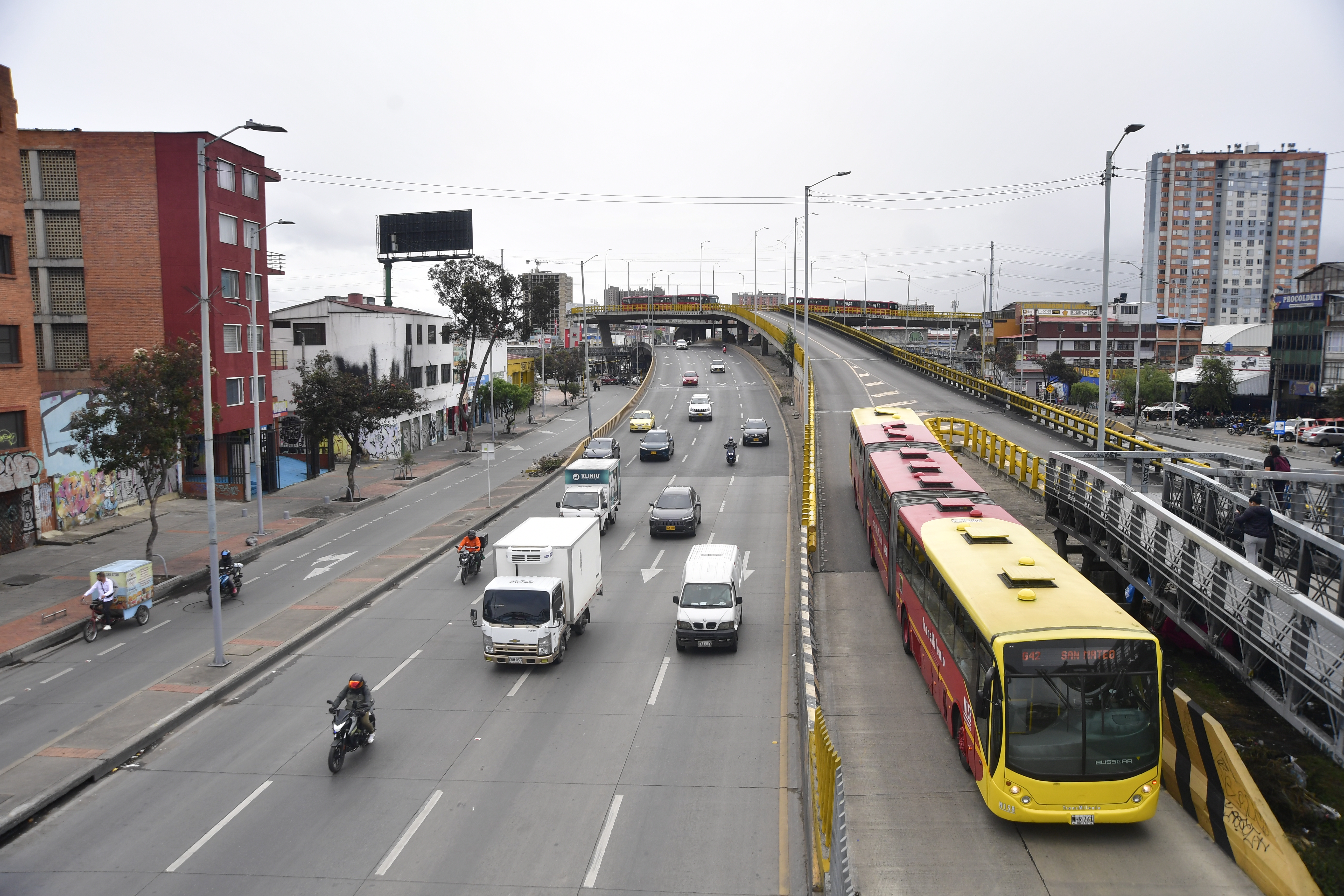 Avenida NQS con calle sexta barrio Comuneros, considerado como uno de los puntos de mayor registro de accidentes en Bogotá
