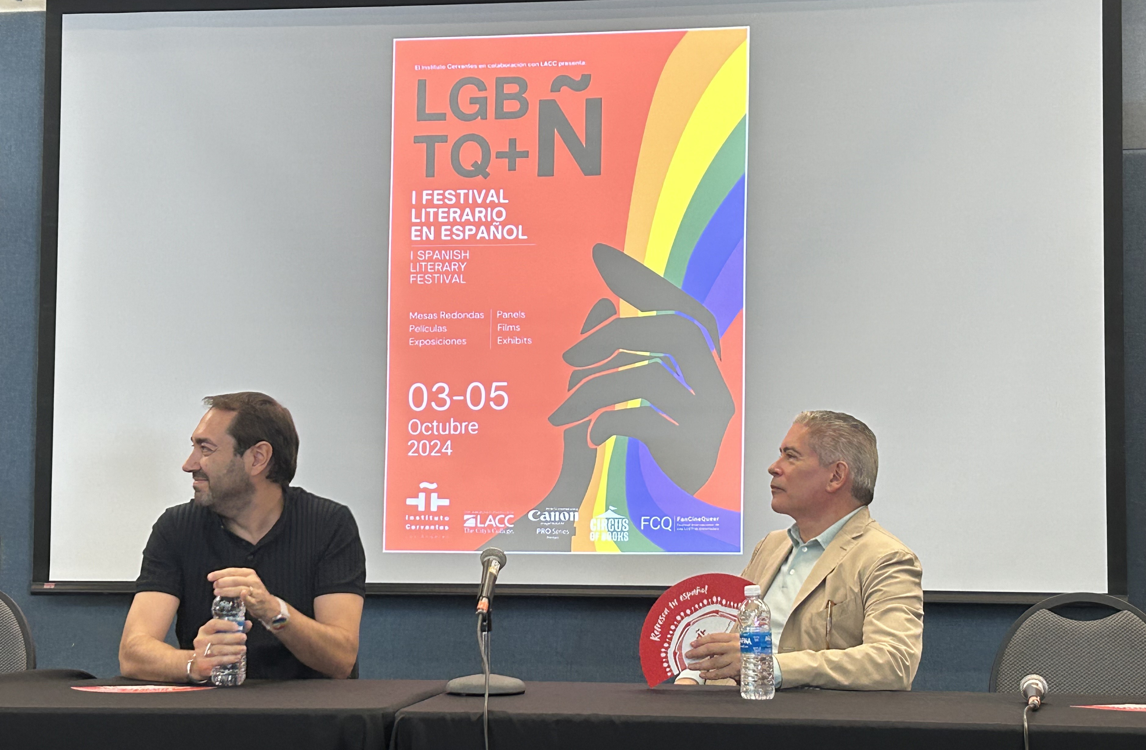 “Lo extraordinario está en la literatura, mucho más que en otros medios”