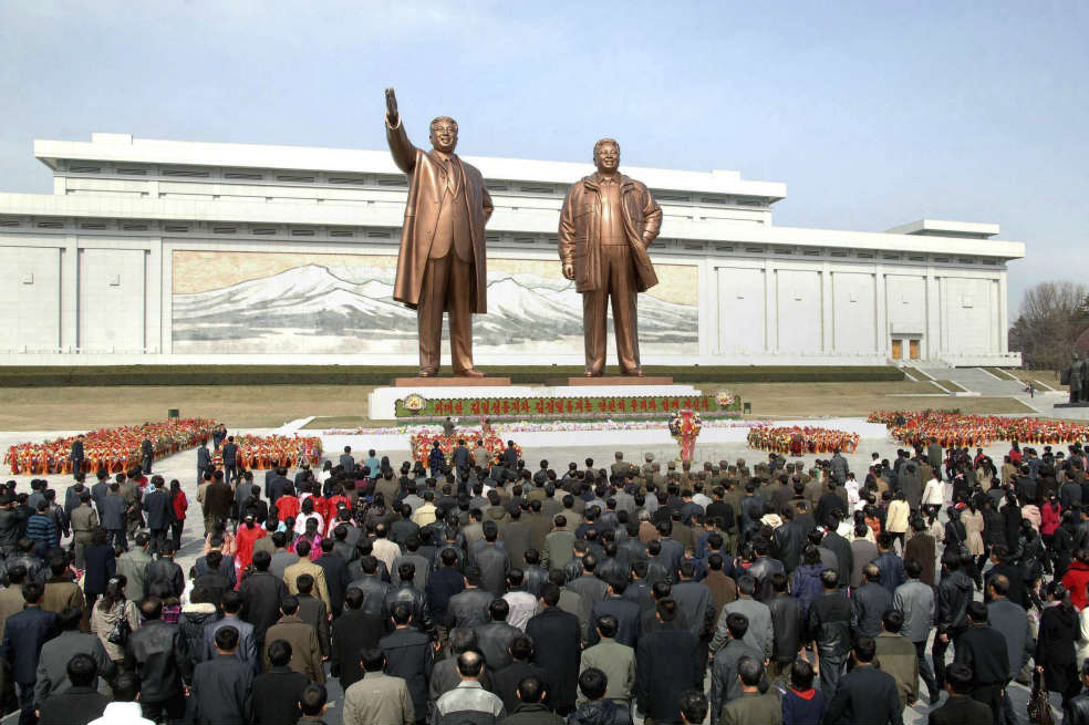 Alerta en el 101 aniversario de Kim II-sung, líder norcoreano