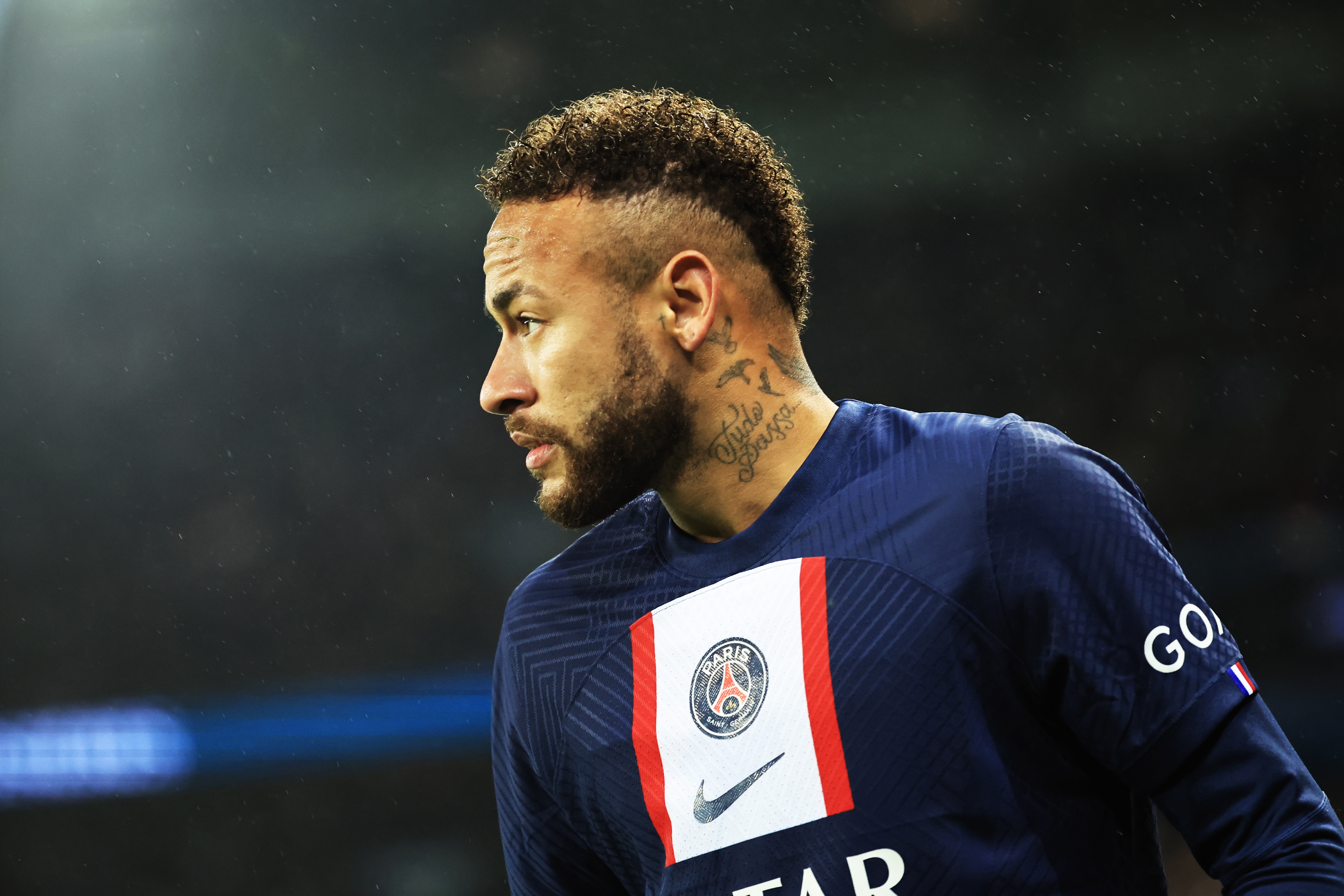 Paris (France), 28/12/2022.- Paris Saint Germain's Neymar Jr in action during the French Ligue 1 soccer match between Paris Saint Germain and RC Strasbourg at Parc des Princes Stadium in Paris, France, 28 December 2022. (Francia, Estrasburgo) EFE/EPA/CHRISTOPHE PETIT TESSON