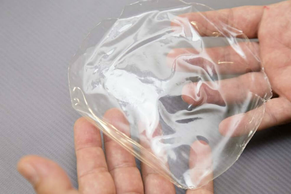 Fabrican plástico biodegradable con almidón de yuca