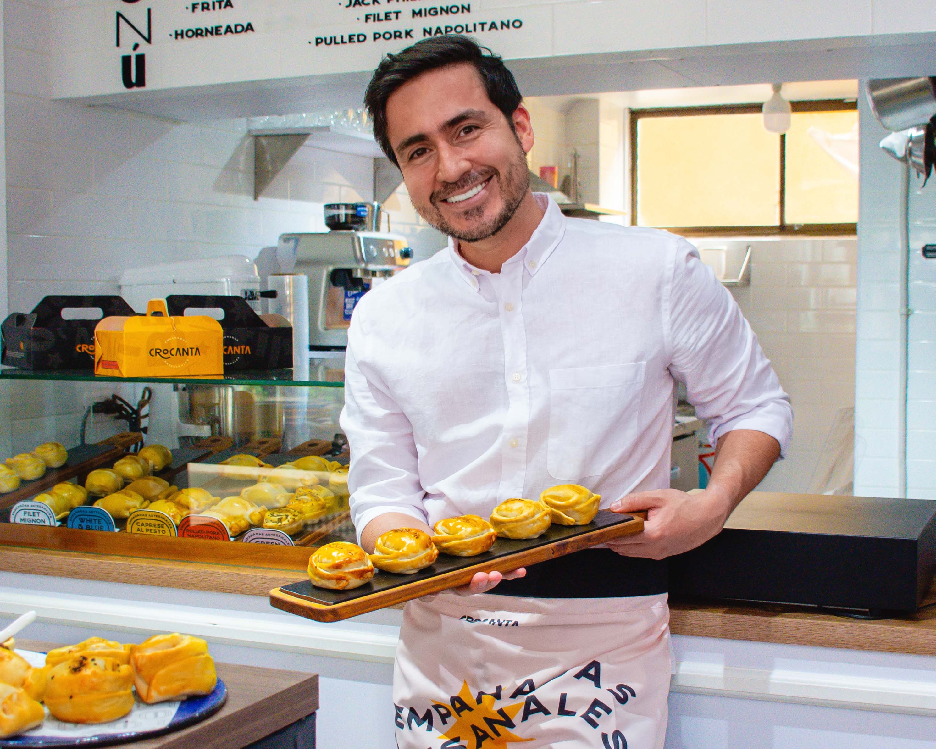 Él conquista paladares con empanadas artesanales hechas con recetas de autor