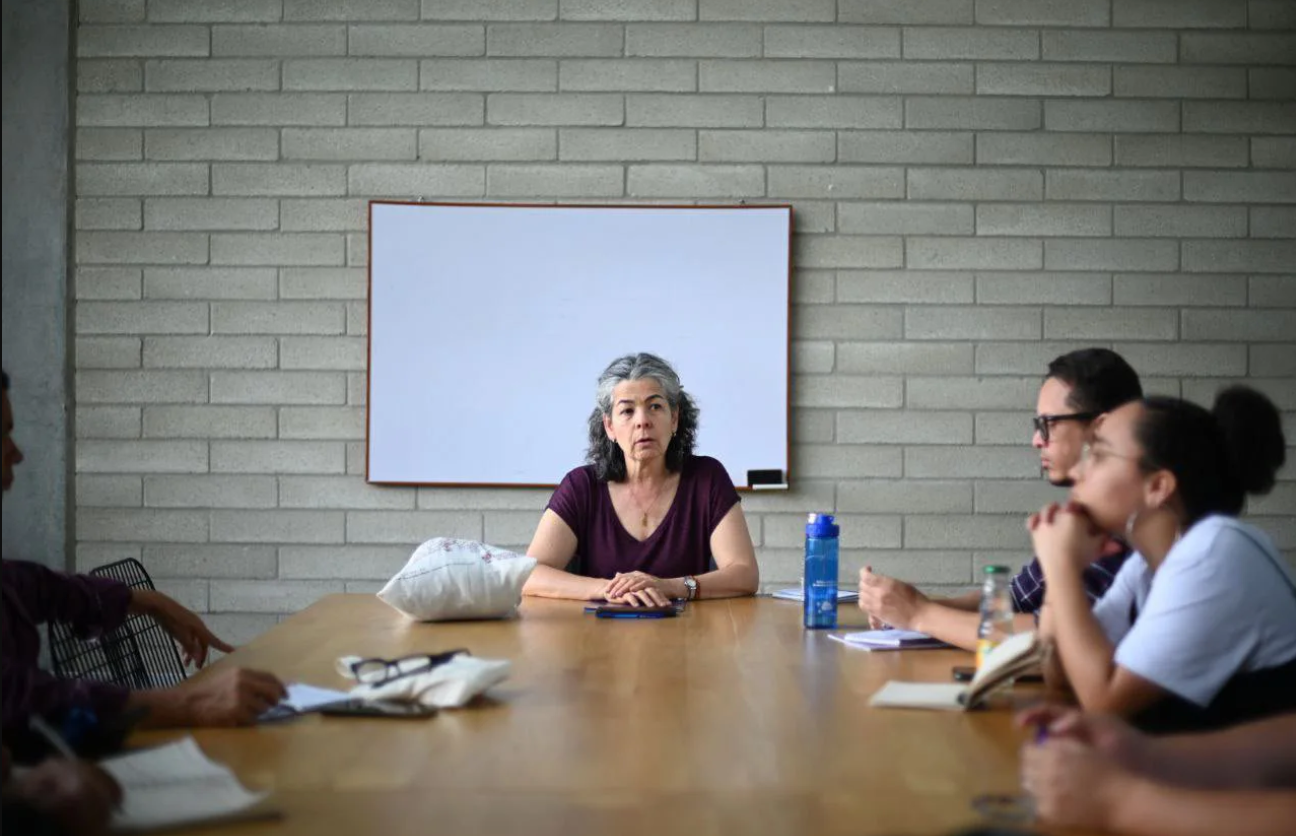 Discusiones sobre el periodismo cultural y la exaltación de las artes