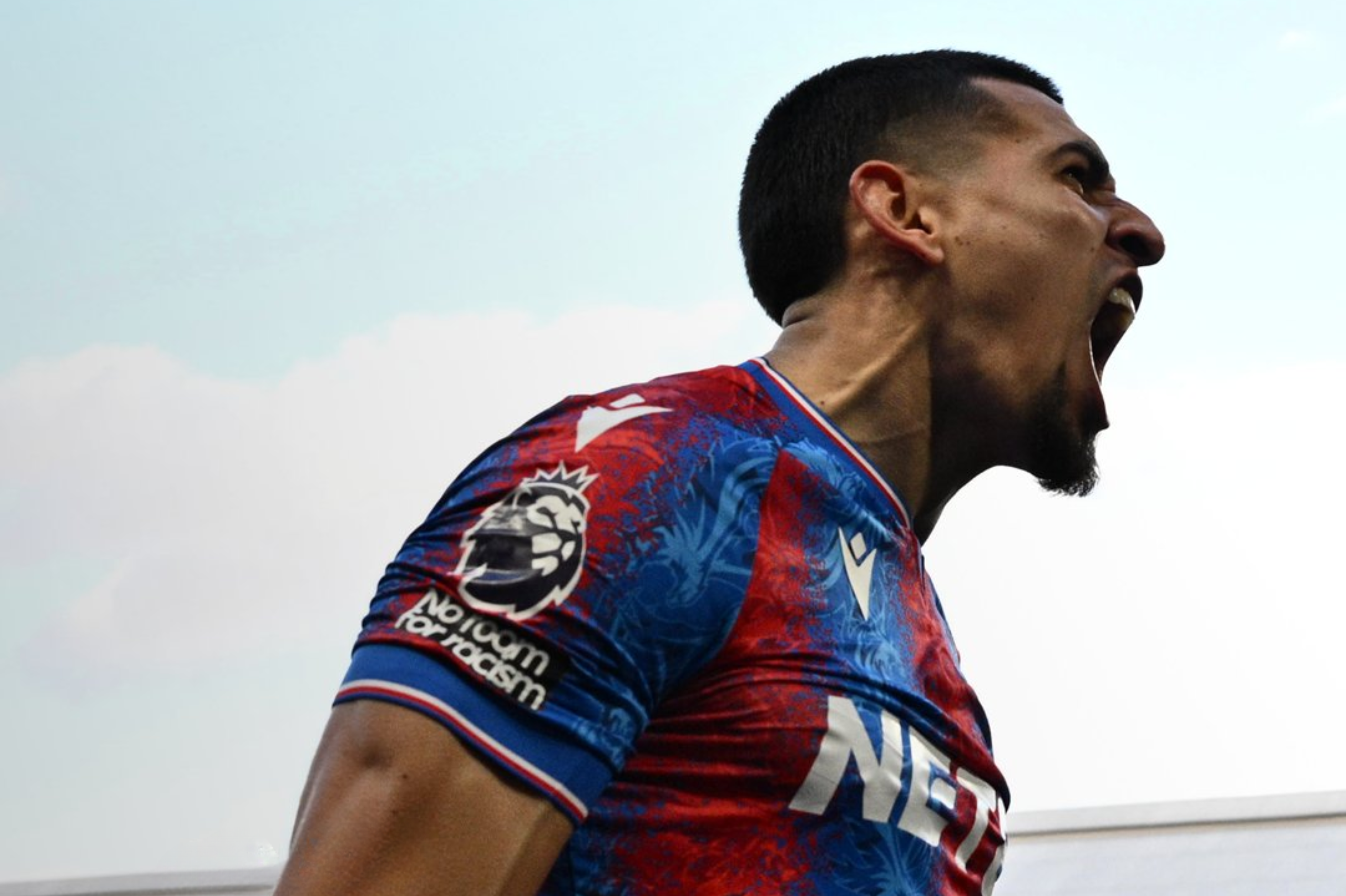 Sigue la racha goleadora de Daniel Muñoz con el Crystal Palace