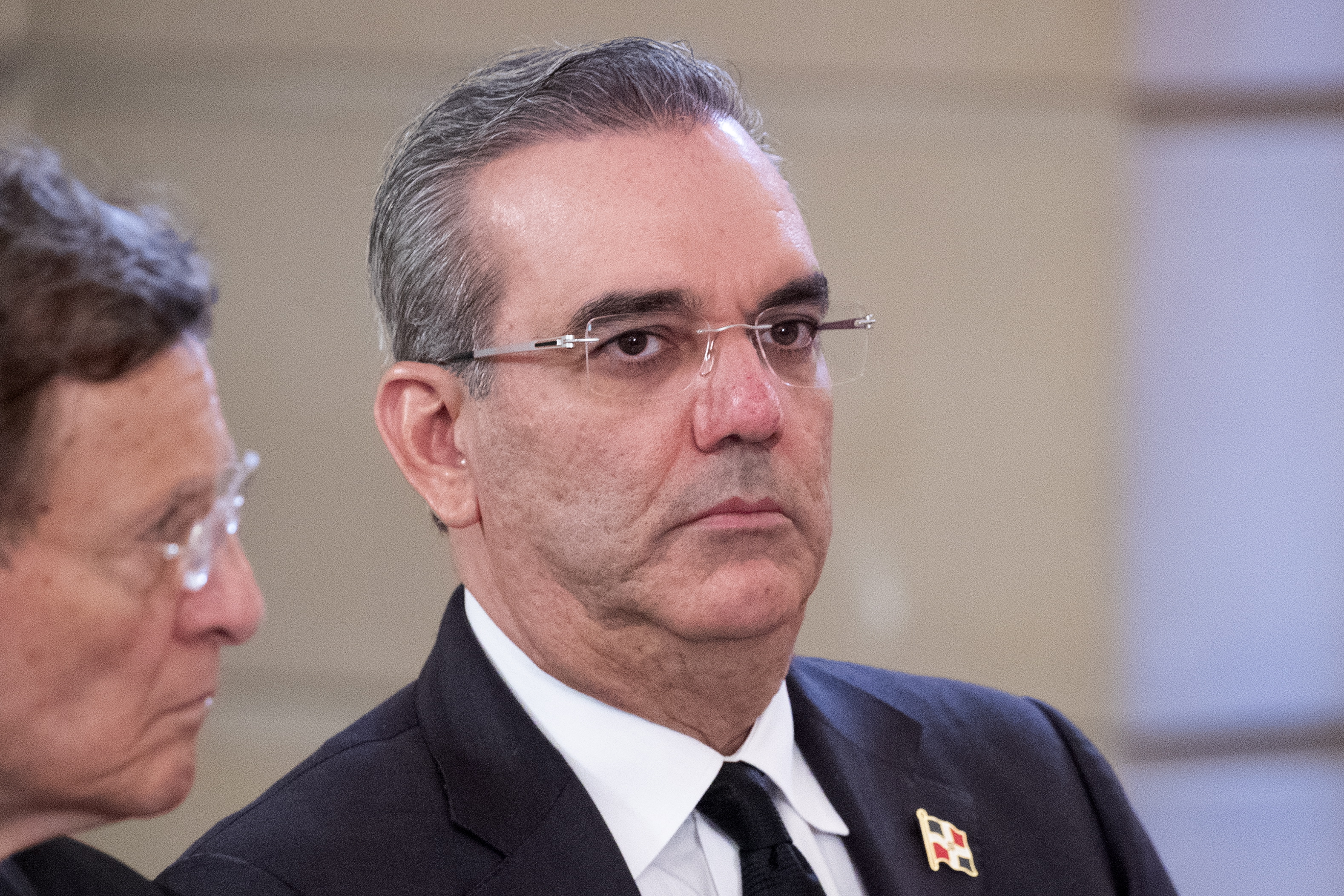 Presidente dominicano defiende la construcción de un muro fronterizo con Haití