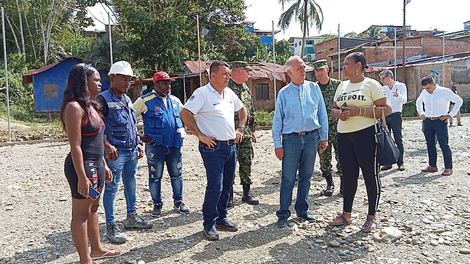 Ministro de Defensa llega a Buenaventura para atender situación de orden público