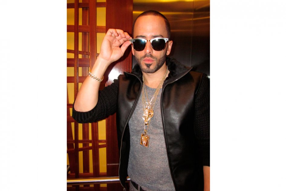 Yandel.
