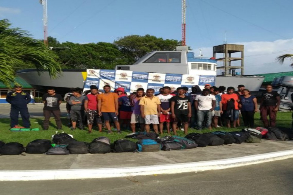 Rescatan a 40 migrantes abandonados en el Golfo de Urabá por “coyotes”