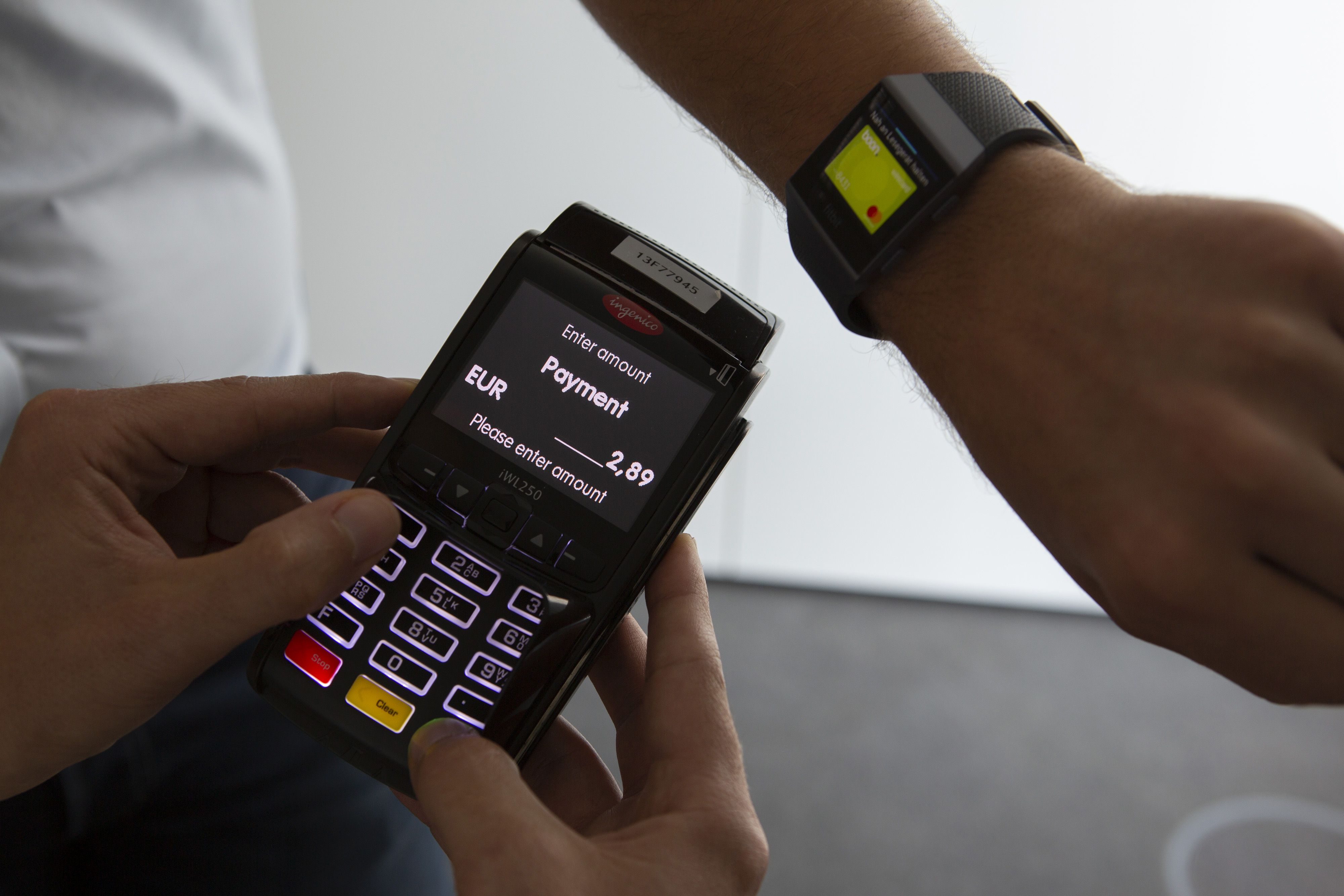 Google comprará Fitbit por US$2.100 millones para crecer en hardware
