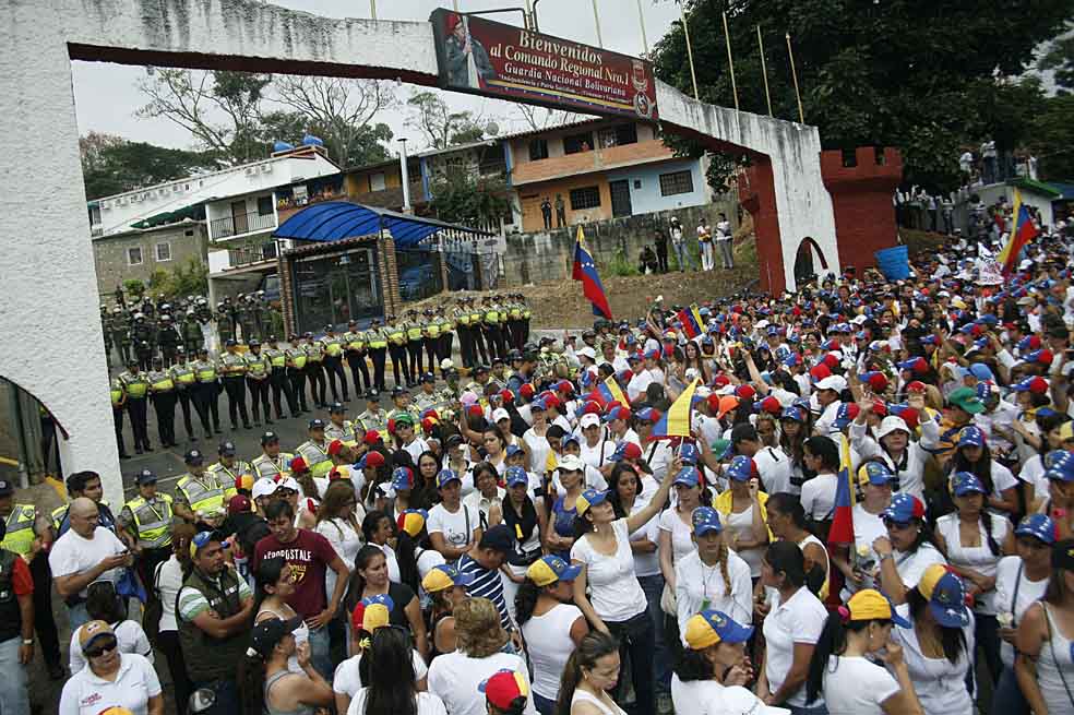 «Barrios populares están contagiados de indignación»: líder estudiantil de Venezuela