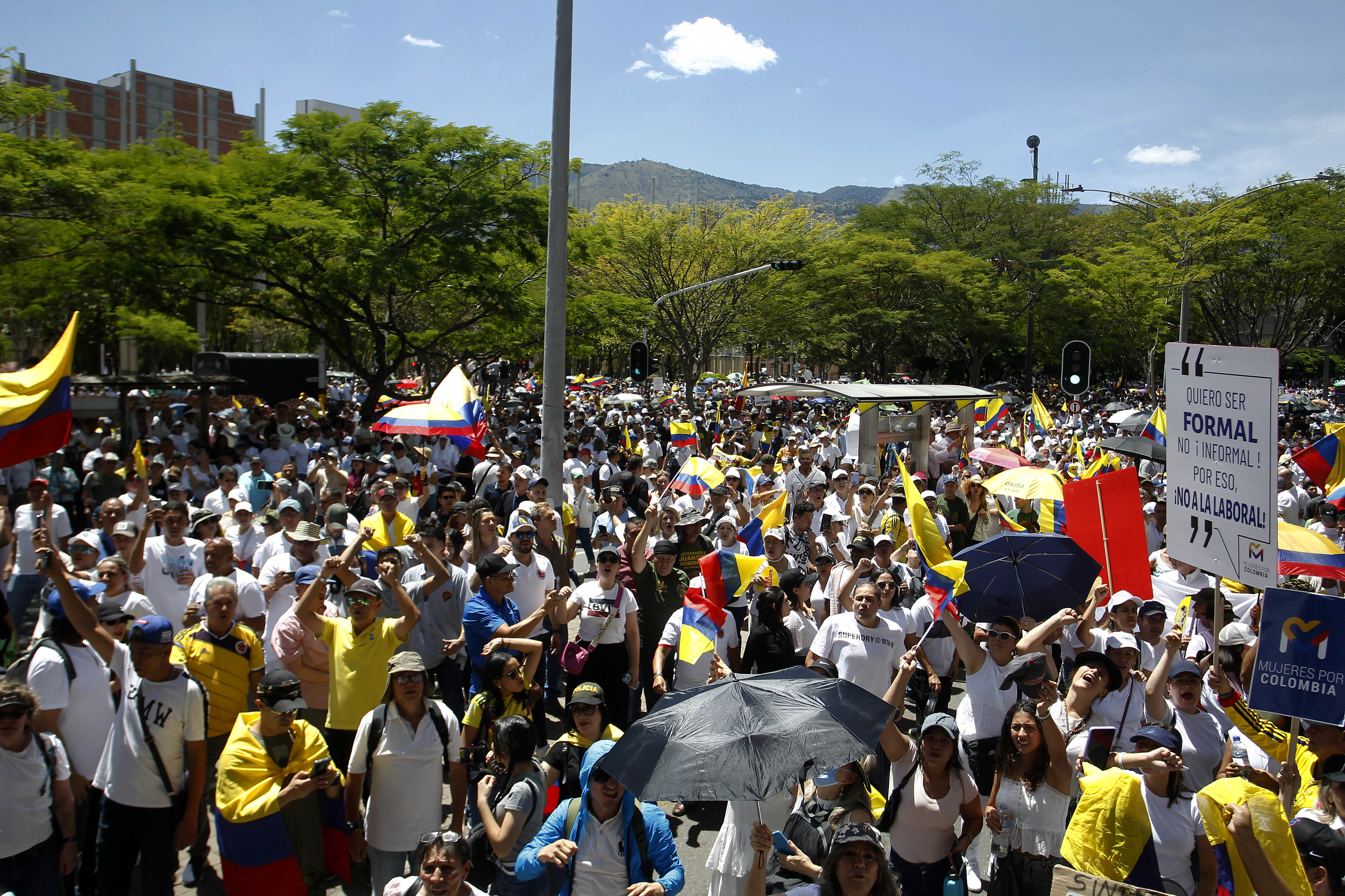 Así fueron las marchas convocadas por la oposición en las principales ciudades