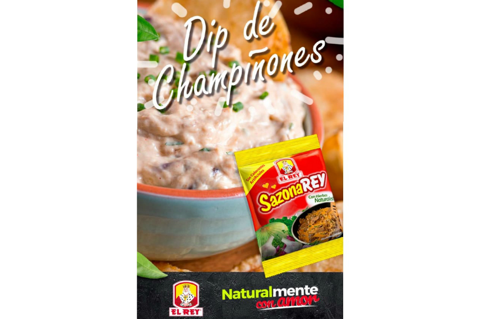 En tres cucharadas de aceite de oliva caliente saltear la parte blanca de la cebolla (reservar dos cucharadas de la parte verde), los champiñones, el Sazona Rey, hasta que suelten su jugo, dejar consumir los jugos a fuego medio hasta que se torne oscuro el guiso y esté más seco.Procesarlos con la cucharada de aceite de oliva.Servir con huevo encima, junto con el perejil y la cebolla larga reservada picada.Consejo: agregar pimienta al gusto.