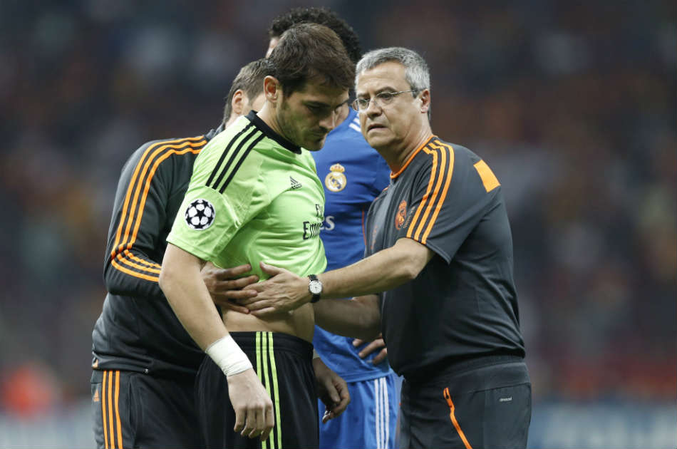 Casillas se lesionó tras su debut en Champions 2013