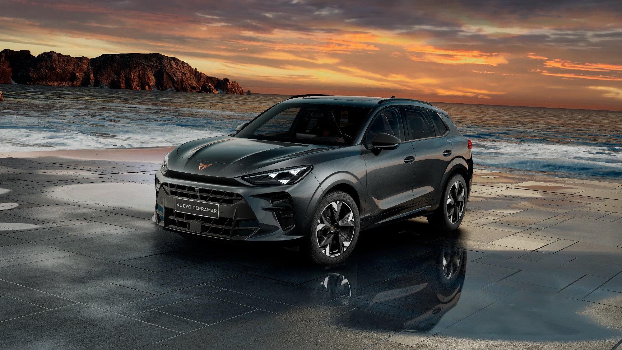 El Cupra Terramar tiene un estilo único con el diseño frontal de nariz de tiburón y una parrilla que integra de forma sutil el logotipo de la marca.