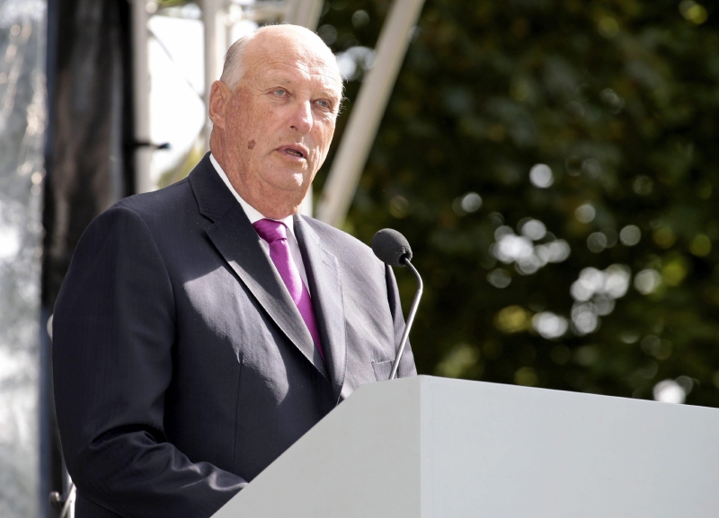 El rey Harald de Noruega durante el sentido discurso que hoy reina en las redes sociales. /EFE