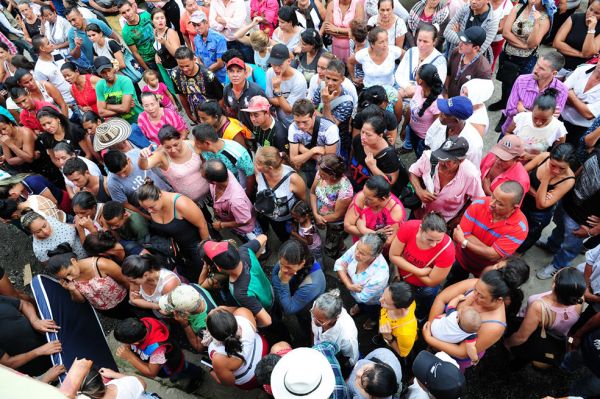 Quedan 170 personas por evacuar de Puerto Valdivia, dicen autoridades