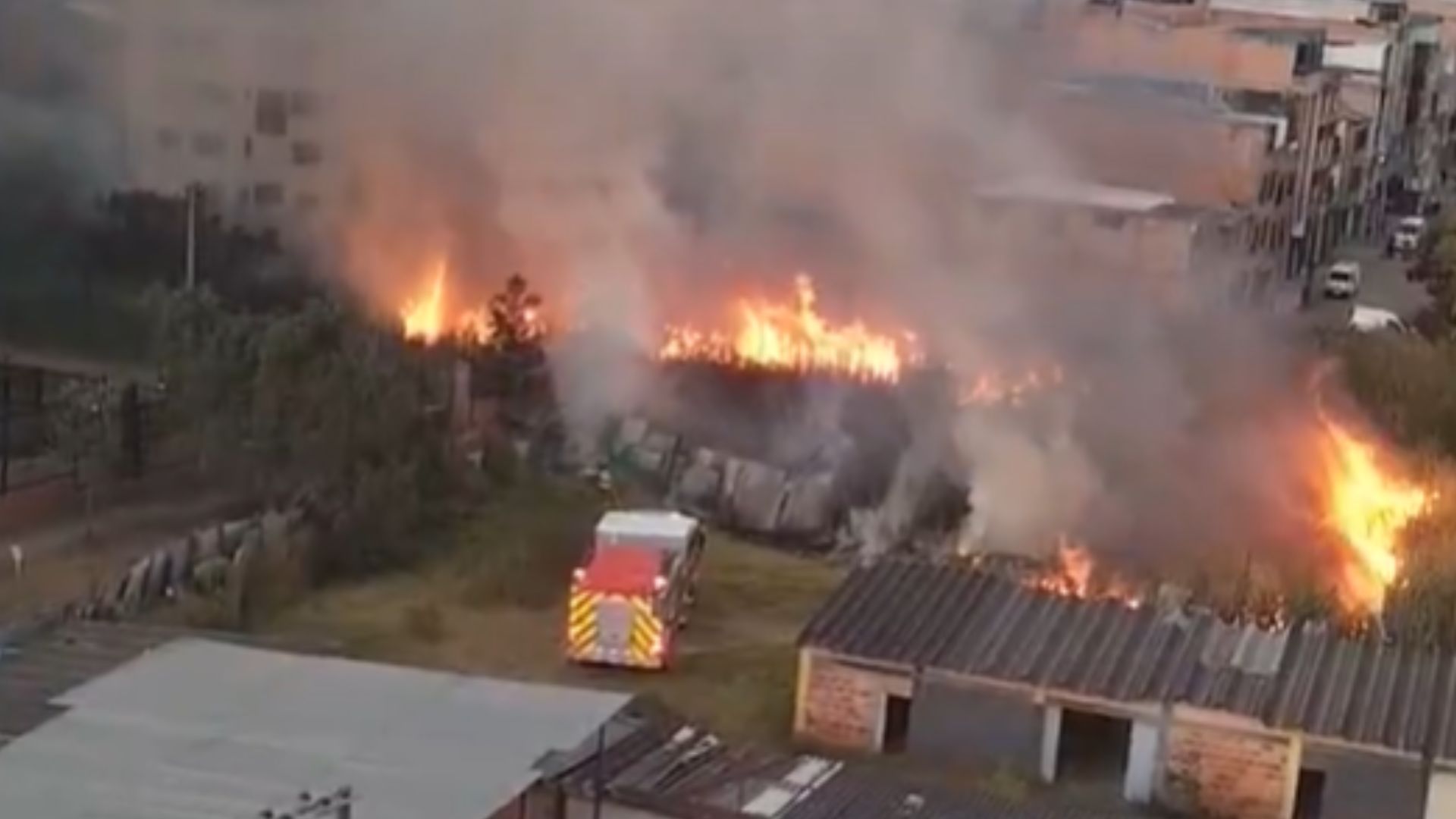 Bomberos atienden incendio en la localidad de Kennedy ¿Qué se sabe?