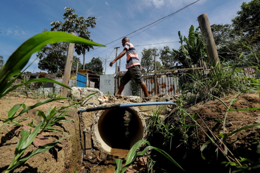 Cloacas a cielo abierto enferman a las favelas de Brasil