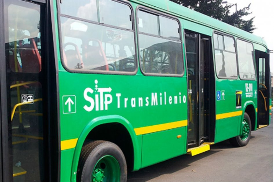 En una noche, delincuentes asaltaron dos veces un alimentador de Transmilenio