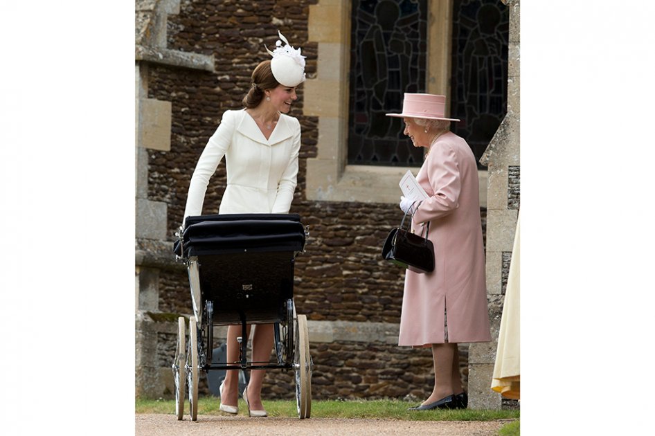 Duquesa de Cambridge aprieta su agenda para descargar la de Isabel II