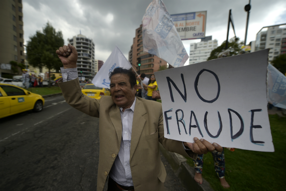Ecuador, partido en dos