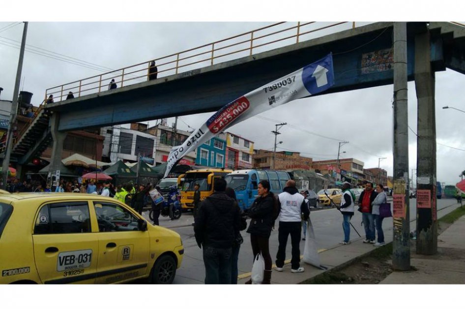 La Secretaría de Ambiente desmonta publicidad visual en Bogotá