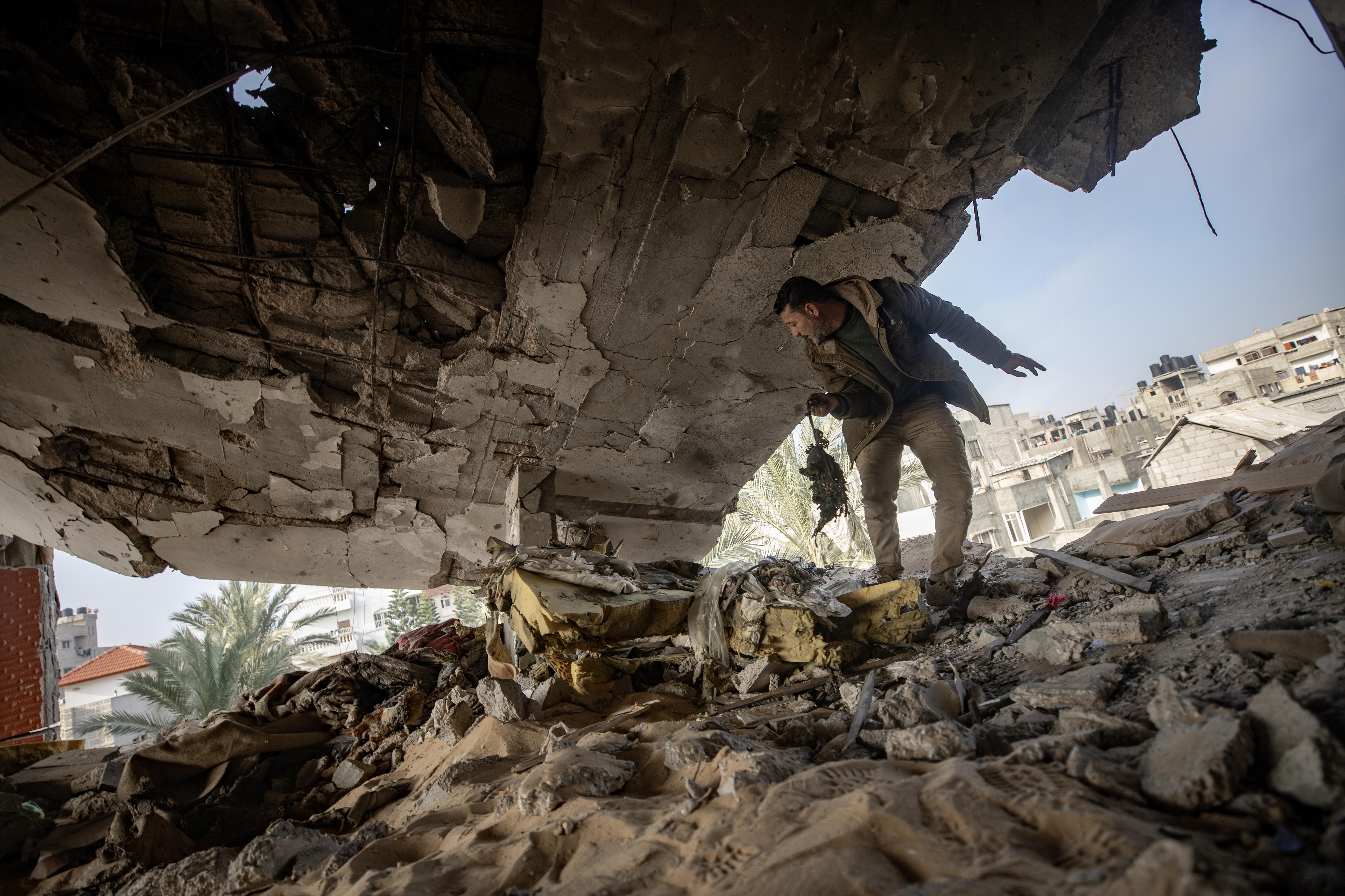 Reportan al menos 44 muertos tras bombardeos israelíes en Rafah