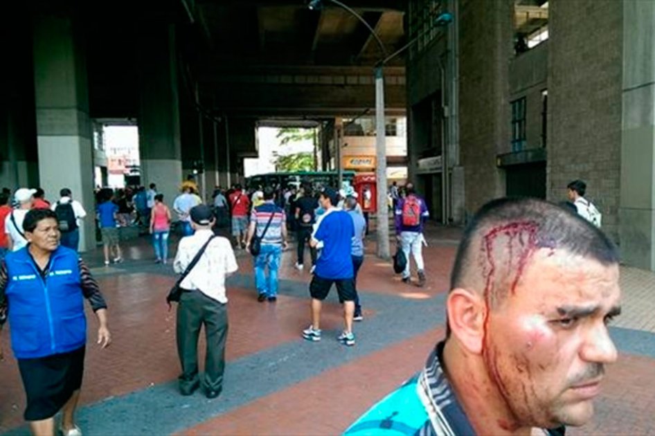 Disturbios en Medellín por desalojo a vendedores ambulantes