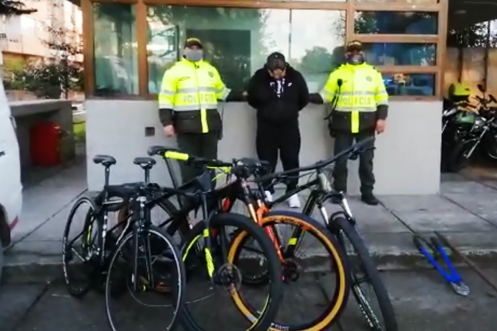Capturan a un sujeto que robó cuatro bicicletas en Bogotá, avaluadas en $45 millones