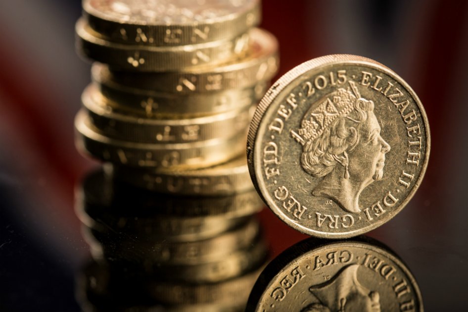 Libra se revaloriza tras sondeos a favor de la permanencia británica en la Unión Europea