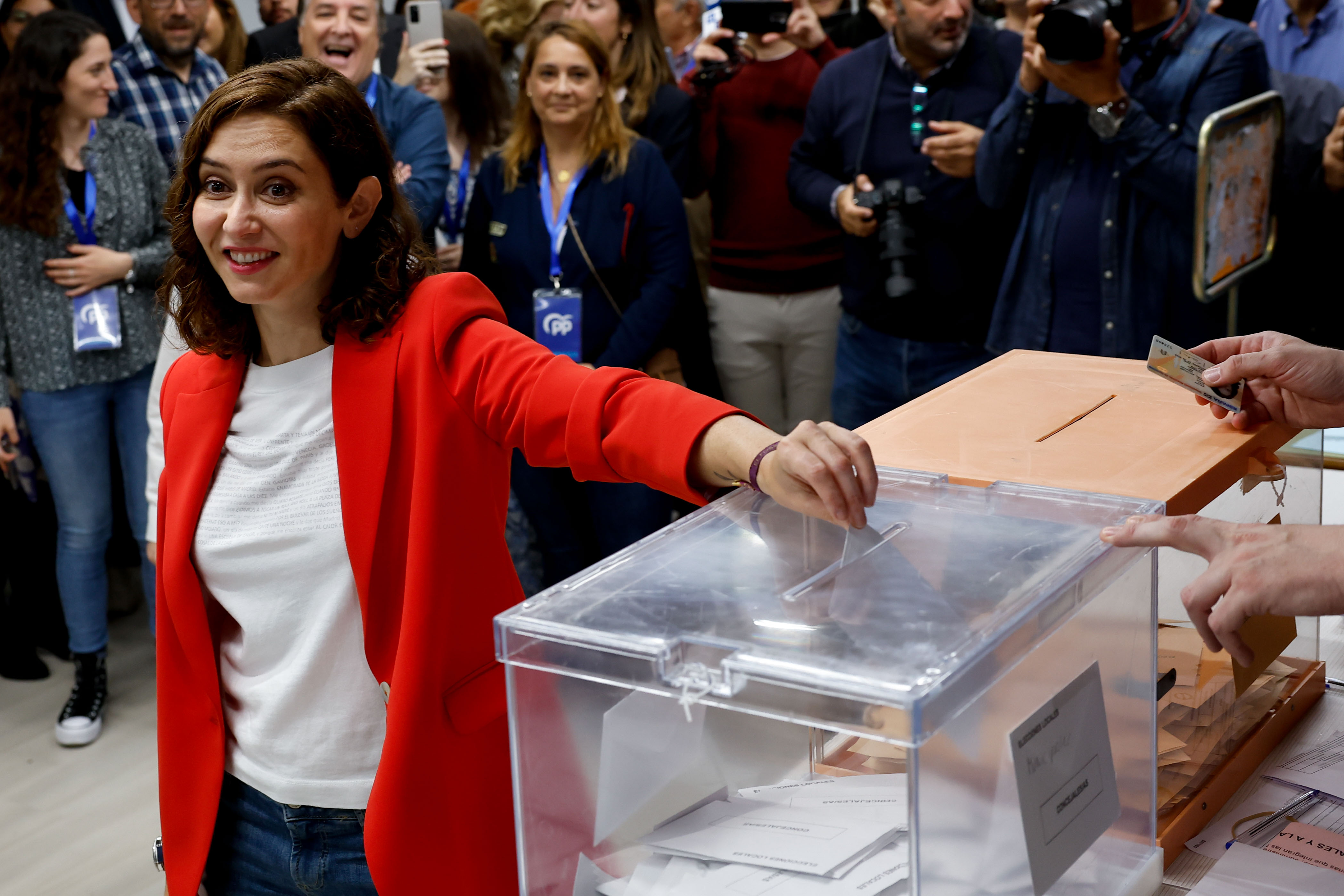 Conservador PP arrasa en las elecciones municipales y regionales por toda España